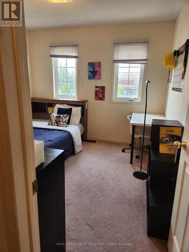 Upper - 680 Courtney Valley Road, Mississauga, ON - Indoor Photo Showing Bedroom
