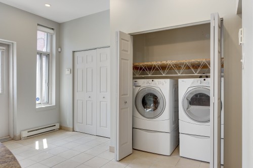 Laundry - 4230 Rue St-Denis, Montréal (Le Plateau-Mont-Royal), QC - Indoor Photo Showing Laundry Room