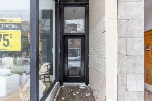 Front of Structure - 4230 Rue St-Denis, Montréal (Le Plateau-Mont-Royal), QC - 