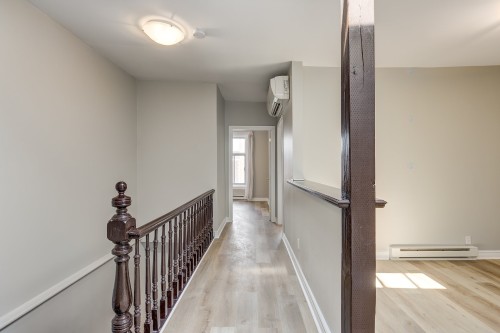 Passageway - 4230 Rue St-Denis, Montréal (Le Plateau-Mont-Royal), QC - Indoor Photo Showing Other Room