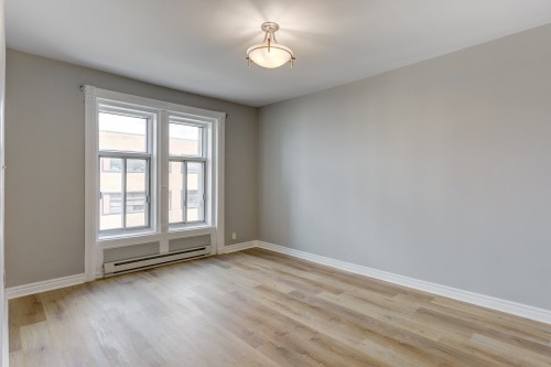 Bedroom - 4230 Rue St-Denis, Montréal (Le Plateau-Mont-Royal), QC - Indoor Photo Showing Other Room