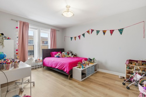 Bedroom - 4230 Rue St-Denis, Montréal (Le Plateau-Mont-Royal), QC - Indoor Photo Showing Bedroom