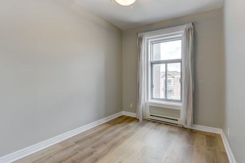 Bedroom - 4230 Rue St-Denis, Montréal (Le Plateau-Mont-Royal), QC - Indoor Photo Showing Other Room