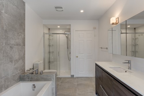 Bathroom - 4230 Rue St-Denis, Montréal (Le Plateau-Mont-Royal), QC - Indoor Photo Showing Bathroom