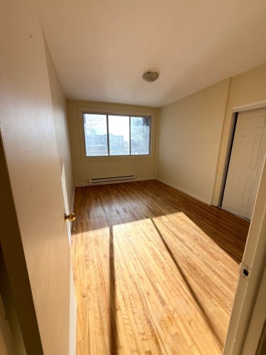 Chambre à coucher - 206-3605 Av. Linton, Montréal (Côte-Des-Neiges/Notre-Dame-De-Grâce), QC - Indoor Photo Showing Other Room