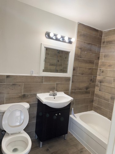 Salle de bains - 206-3605 Av. Linton, Montréal (Côte-Des-Neiges/Notre-Dame-De-Grâce), QC - Indoor Photo Showing Bathroom