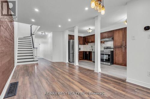 3865 Allcroft Road, Mississauga, ON - Indoor Photo Showing Kitchen