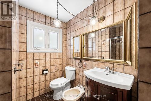 2414 Joliffe Street, Ottawa, ON - Indoor Photo Showing Bathroom