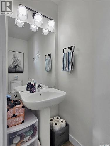 403 Eldorado Street, Warman, SK - Indoor Photo Showing Bathroom