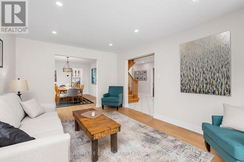 521 Sundown Crescent, Pickering, ON - Indoor Photo Showing Living Room