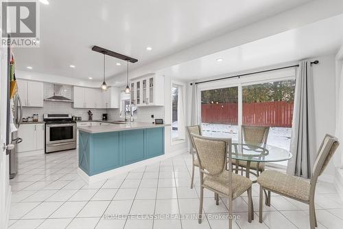 521 Sundown Crescent, Pickering, ON - Indoor Photo Showing Kitchen With Upgraded Kitchen