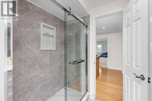 521 Sundown Crescent, Pickering, ON - Indoor Photo Showing Bathroom
