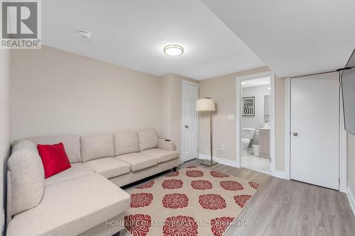 521 Sundown Crescent, Pickering, ON - Indoor Photo Showing Living Room