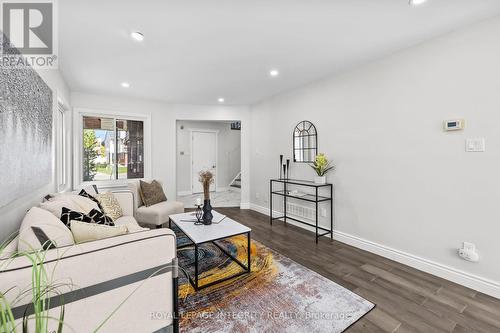 83 Saddle Crescent, Ottawa, ON - Indoor Photo Showing Living Room