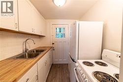 68 ARKLEDUN Avenue  Hamilton, ON L8N 2H8