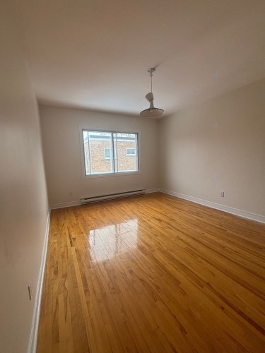 Chambre à coucher - 482 Rue Tassé, Montréal (Saint-Laurent), QC - Indoor Photo Showing Other Room