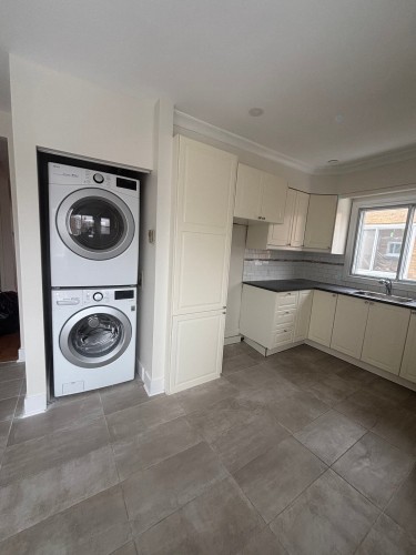 Cuisine - 482 Rue Tassé, Montréal (Saint-Laurent), QC - Indoor Photo Showing Laundry Room
