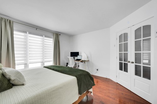 Master Bedroom - 345 Ch. Valanza, Piedmont, QC - Indoor Photo Showing Bedroom