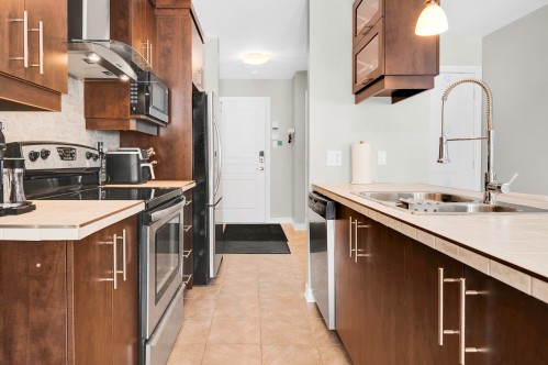 Kitchen - 345 Ch. Valanza, Piedmont, QC - Indoor Photo Showing Kitchen With Double Sink With Upgraded Kitchen