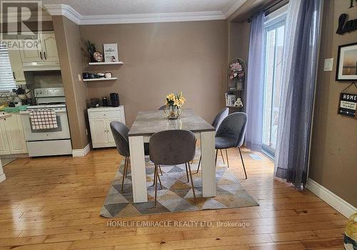 388 Thomas Slee Drive, Kitchener, ON - Indoor Photo Showing Dining Room