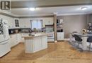 388 Thomas Slee Drive, Kitchener, ON  - Indoor Photo Showing Kitchen 