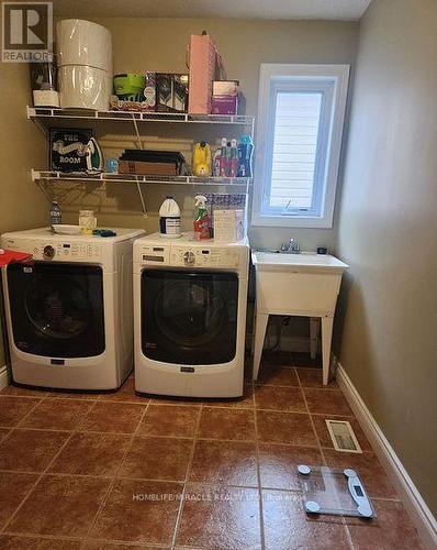 388 Thomas Slee Drive, Kitchener, ON - Indoor Photo Showing Laundry Room