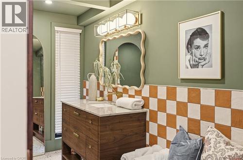 2510 Britannia Road, Burlington, ON - Indoor Photo Showing Bathroom