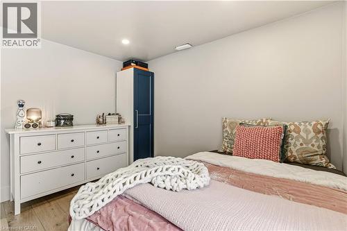 2510 Britannia Road, Burlington, ON - Indoor Photo Showing Bedroom