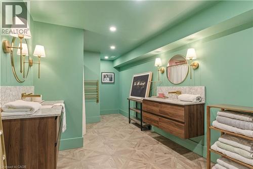 2510 Britannia Road, Burlington, ON - Indoor Photo Showing Bathroom