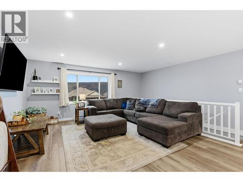 2532 Gopher Drive, Williams Lake, BC - Indoor Photo Showing Living Room