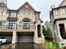 9 WEST VILLAGE LANE  Markham, ON L6C 3L5