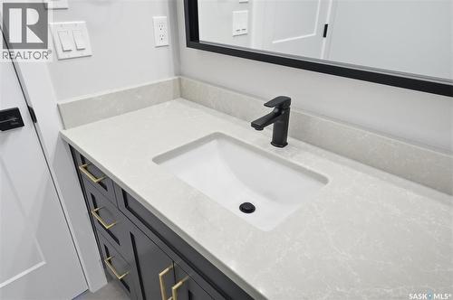 166 Cockroft Manor, Saskatoon, SK - Indoor Photo Showing Bathroom
