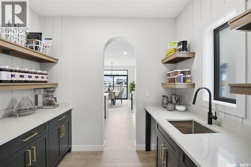 166 Cockroft Manor, Saskatoon, SK - Indoor Photo Showing Kitchen