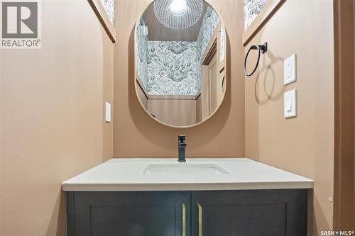 166 Cockroft Manor, Saskatoon, SK - Indoor Photo Showing Bathroom