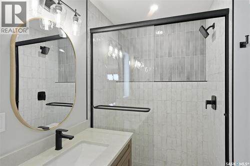 166 Cockroft Manor, Saskatoon, SK - Indoor Photo Showing Bathroom