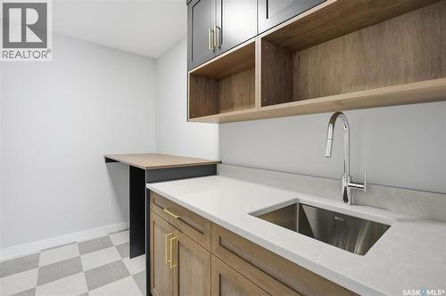 166 Cockroft Manor, Saskatoon, SK - Indoor Photo Showing Kitchen