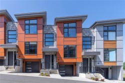 19-4253 Dieppe Rd  Saanich, BC V8X 2N2