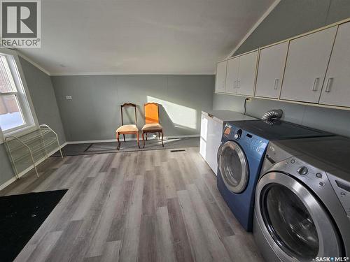 806 Pheasant Street, Grenfell, SK - Indoor Photo Showing Laundry Room