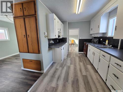 806 Pheasant Street, Grenfell, SK - Indoor Photo Showing Kitchen With Double Sink