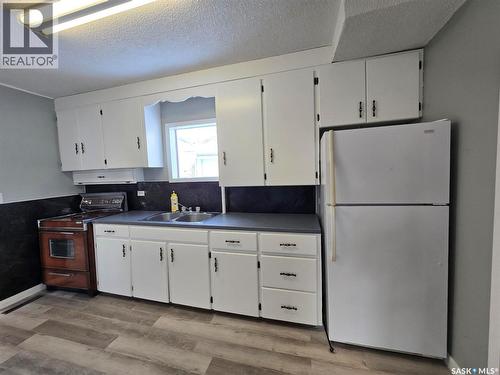 806 Pheasant Street, Grenfell, SK - Indoor Photo Showing Kitchen With Double Sink