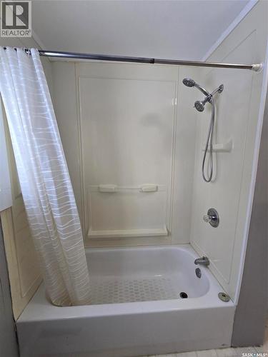 806 Pheasant Street, Grenfell, SK - Indoor Photo Showing Bathroom