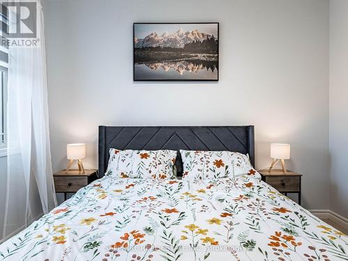 325 Trudeau Drive E, Milton, ON - Indoor Photo Showing Bedroom