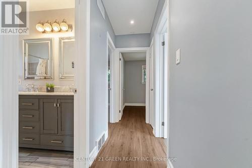 1303 Bunnell Drive, Burlington, ON - Indoor Photo Showing Other Room