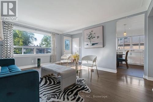 1303 Bunnell Drive, Burlington, ON - Indoor Photo Showing Living Room