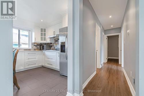 1303 Bunnell Drive, Burlington, ON - Indoor Photo Showing Kitchen