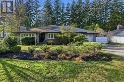 16 LOVERS LANE  Hamilton, ON L9G 1G3