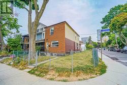 104 BENSON AVENUE  Toronto, ON M6G 2J1