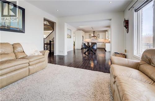 268 Evens Pond Crescent, Kitchener, ON - Indoor Photo Showing Living Room