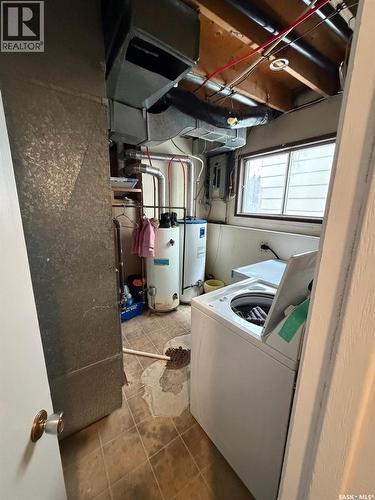 118 Clancy Drive, Saskatoon, SK - Indoor Photo Showing Laundry Room