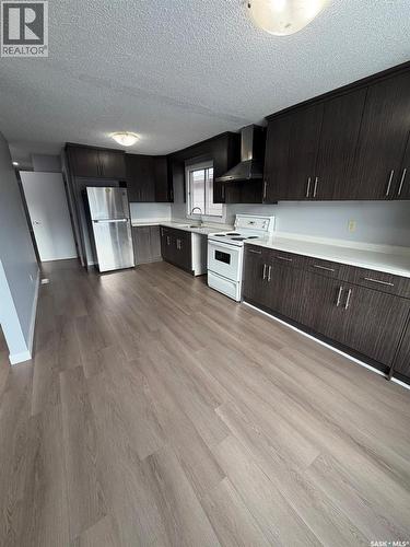 118 Clancy Drive, Saskatoon, SK - Indoor Photo Showing Kitchen